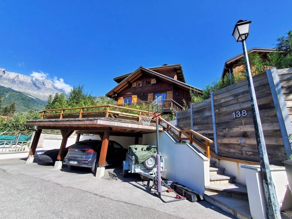 Nice chalet in a quiet area